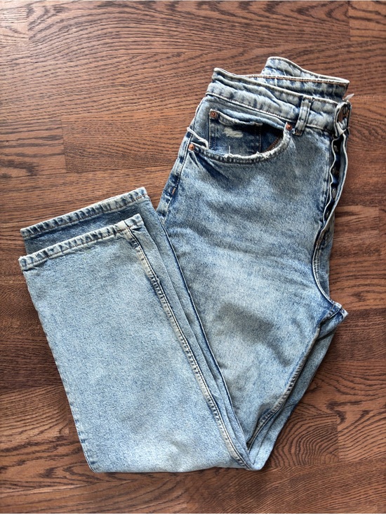 H&M Denim - H&M Light Wash High-Rise ButtonFly Jeans